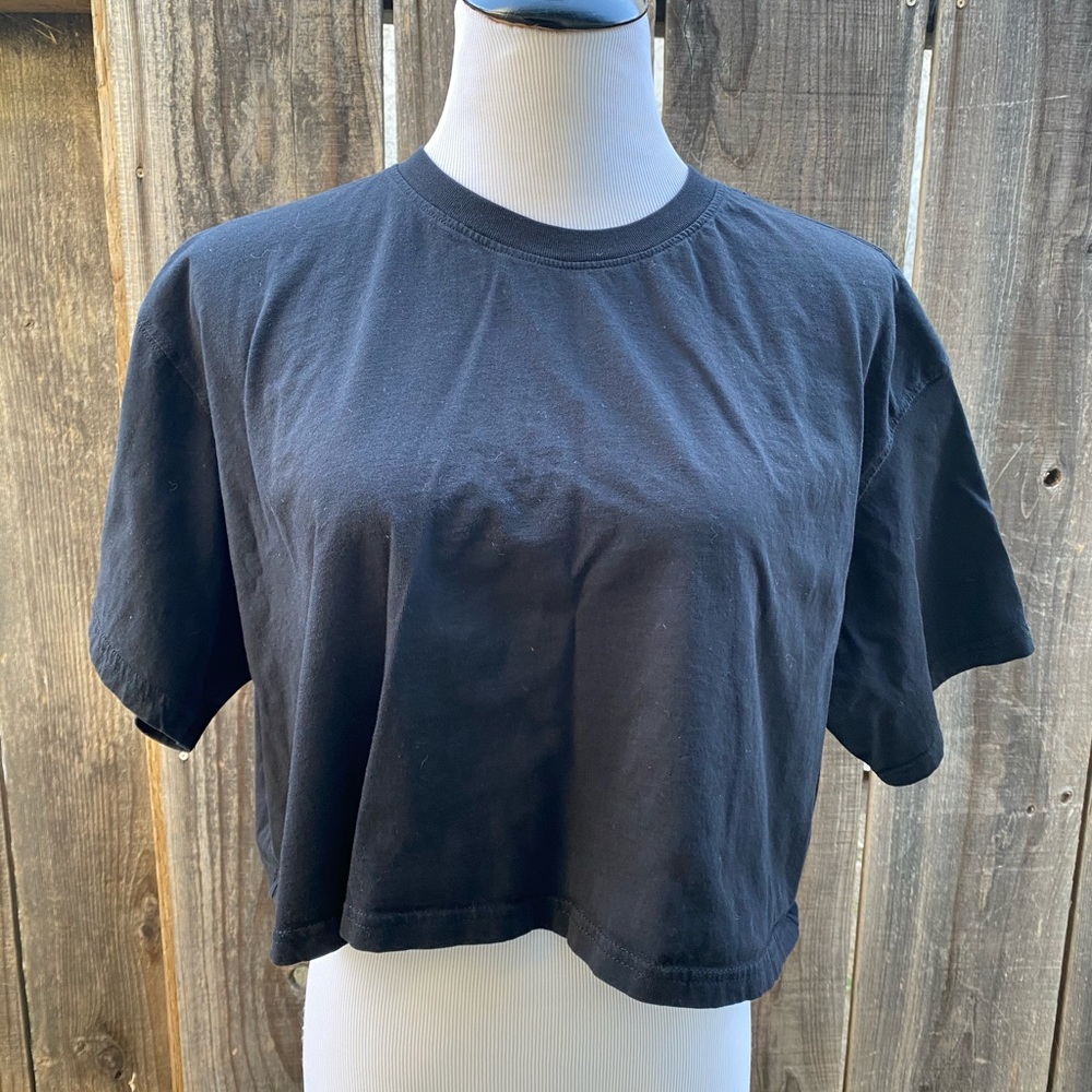 H&M/Divided black tee crop tee shirt